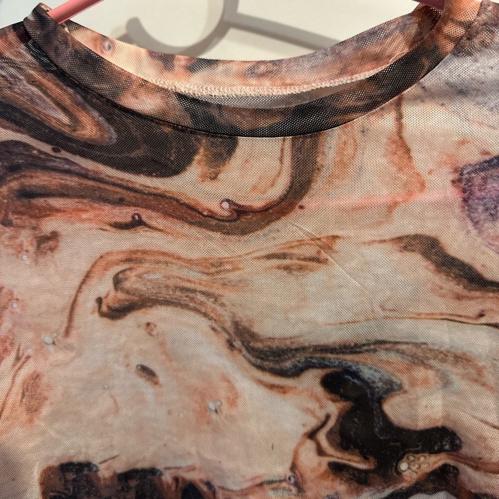 Marble print round crop tee